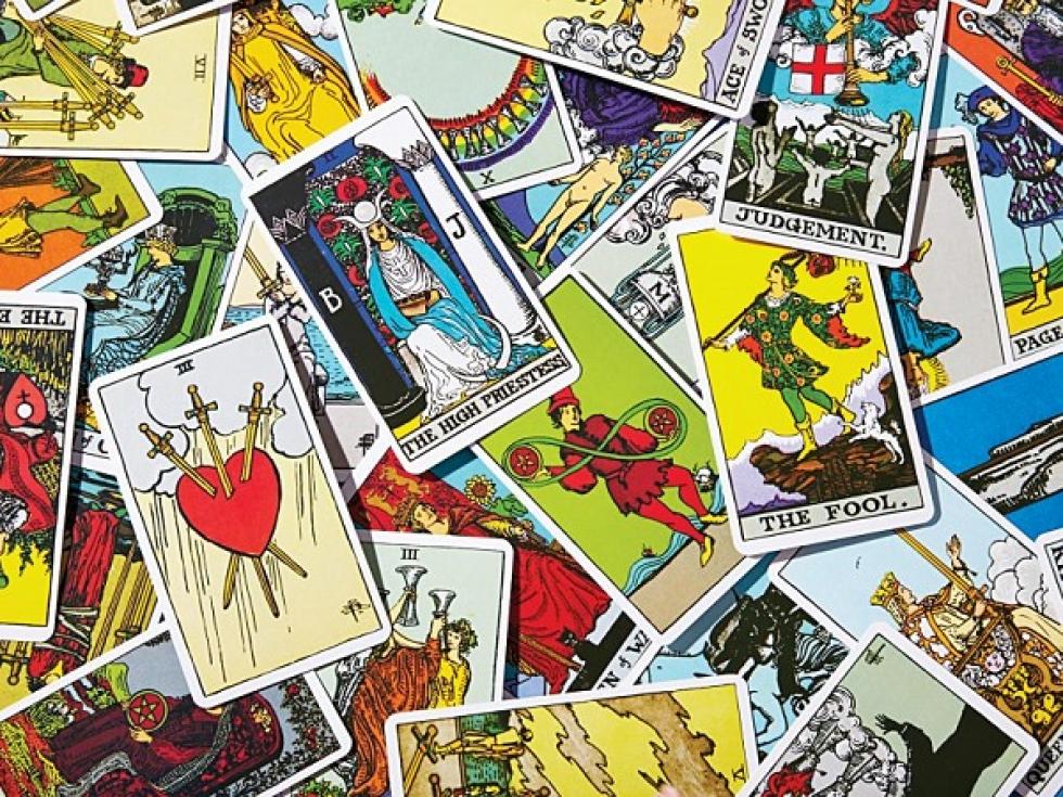 Tarot Kártya üzenete a hét második felére - A múltba való visszatekintés segít a jelen problémájának a megoldásában (03.09-03.11)