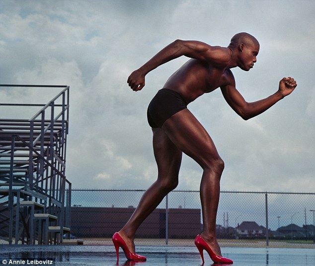 Annie Leibovitz hírességekről készült fotói könyvben jelennek meg 